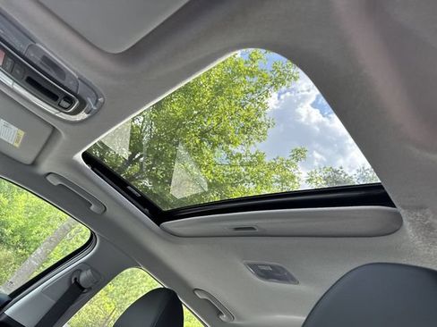 Certified 2023 Hyundai Elantra Limited FWD image 32