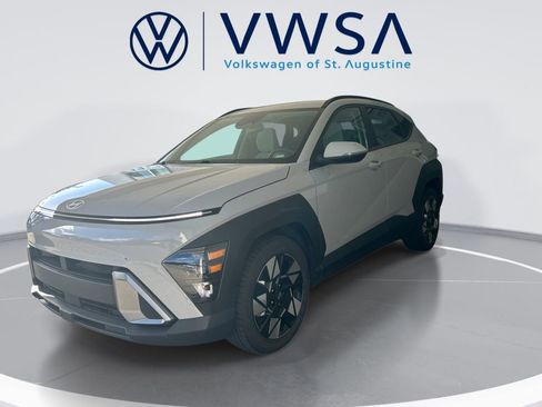 Used 2024 Hyundai Kona SEL FWD image 4