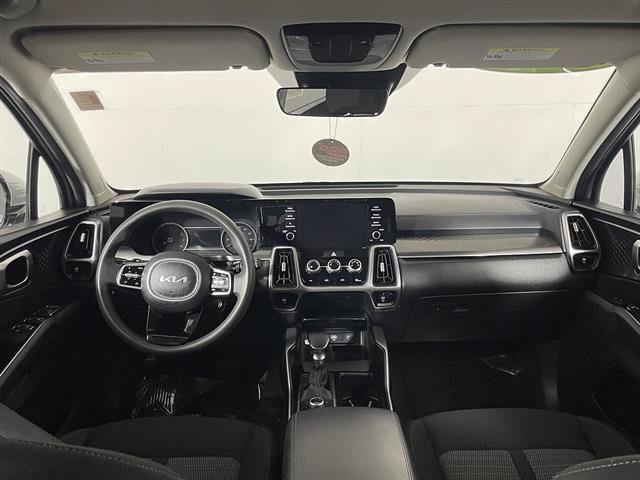 Used 2022 Kia Sorento LX AWD/4WD image 11