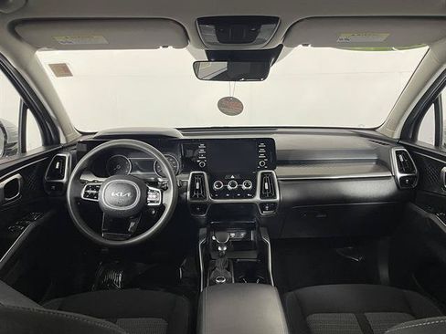 Used 2022 Kia Sorento LX AWD/4WD image 11