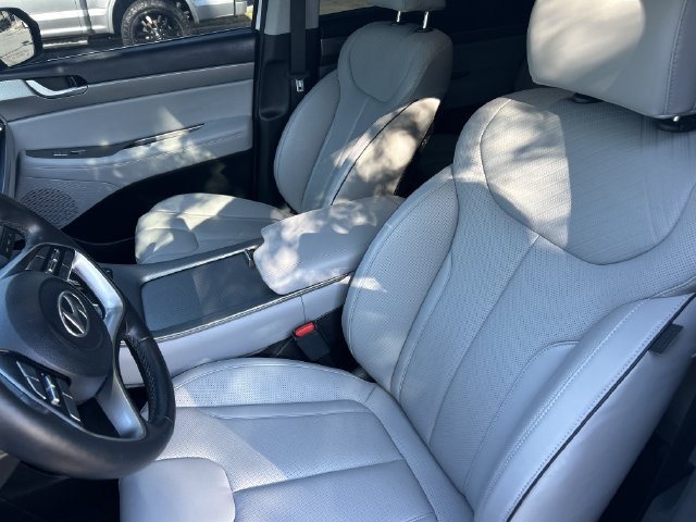 Used 2024 Hyundai Palisade SEL w/ Premium Package FWD image 11