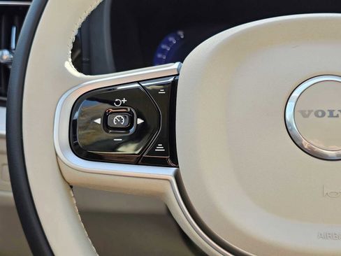 New 2026 Volvo XC60 B5 Ultra w/ Protection Package Premier image 32