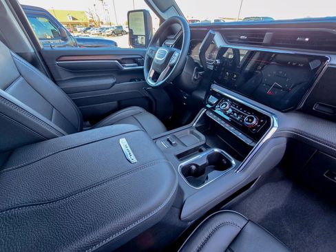 Used 2025 GMC Sierra 3500 Denali w/ Denali Reserve Package AWD/4WD image 31
