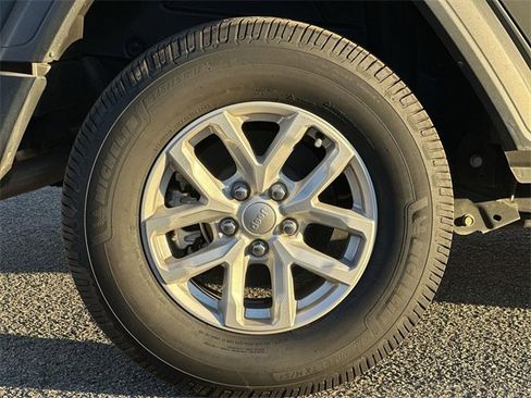 Used 2023 Jeep Wrangler Sport S image 31