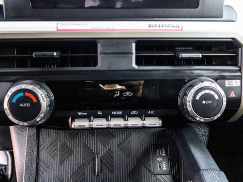 Certified 2024 Toyota Tacoma TRD Off-Road image 39