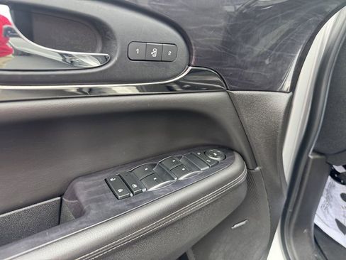 Used 2016 Buick Enclave Leather image 10