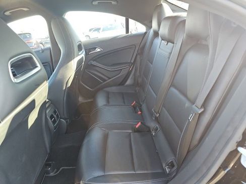 Used 2018 Mercedes-Benz CLA 250 4MATIC image 11