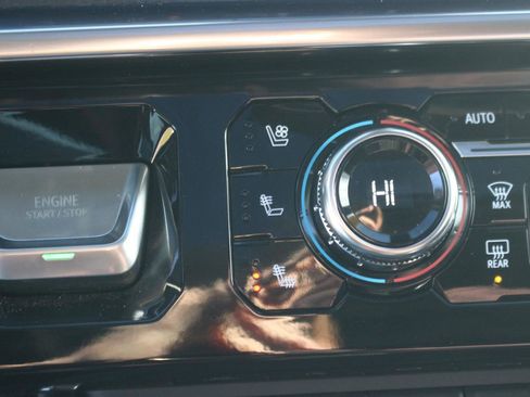 Used 2024 GMC Sierra 2500 Denali w/ Denali Reserve Package image 28