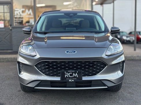 Used 2021 Ford Escape SE image 3