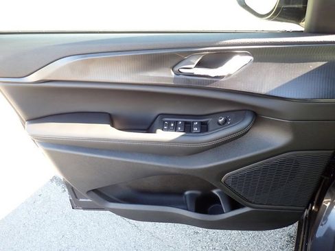 New 2025 Jeep Grand Cherokee Altitude image 15