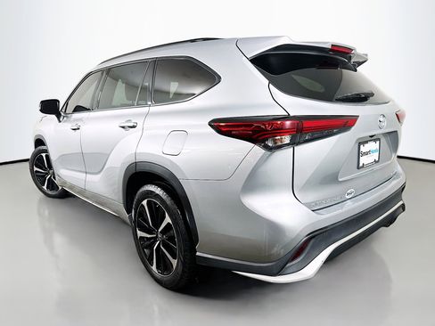 Used 2021 Toyota Highlander XSE AWD/4WD image 5