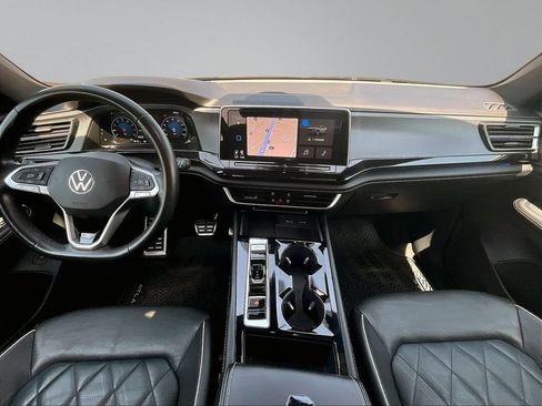 Used 2024 Volkswagen Atlas Cross Sport SEL Premium R-Line AWD/4WD image 9