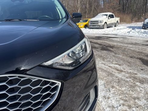 Used 2023 Ford Edge SEL image 3