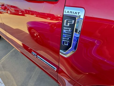 Used 2022 Ford F250 Lariat w/ Lariat Ultimate Package AWD/4WD image 5
