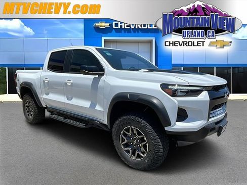 Used 2025 Chevrolet Colorado ZR2 w/ Technology Package AWD/4WD image 1
