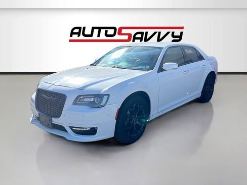 Used 2023 Chrysler 300 Touring L AWD/4WD image 3