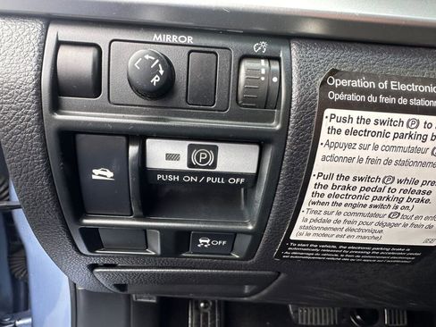 Used 2010 Subaru Outback 2.5i image 11