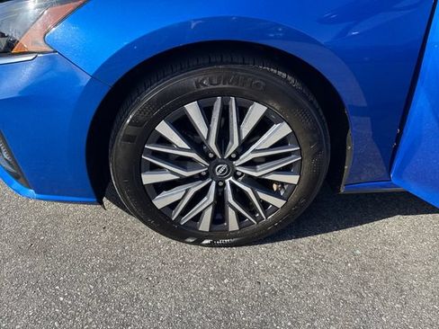 Used 2025 Nissan Altima 2.5 SV FWD image 26