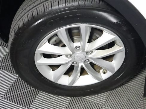Used 2017 Kia Sorento AWD w/ LX Convenience Package image 18