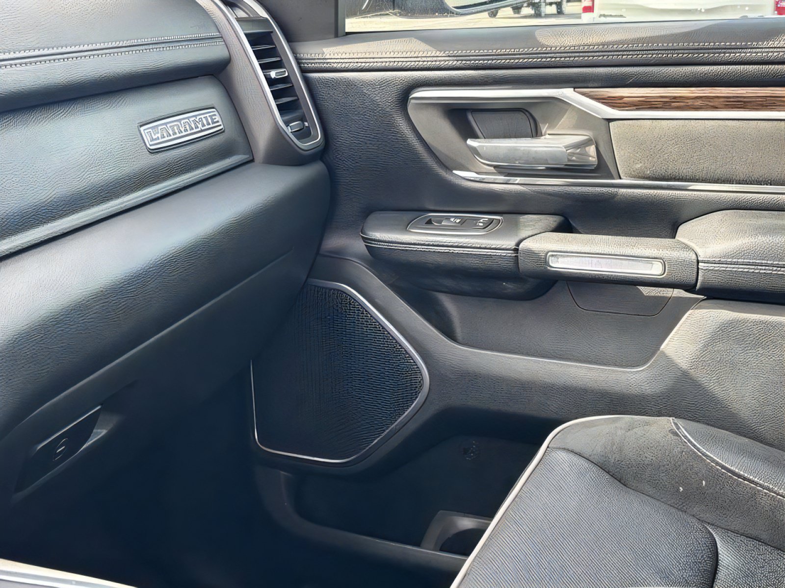 Used 2019 RAM 1500 Laramie AWD/4WD image 20