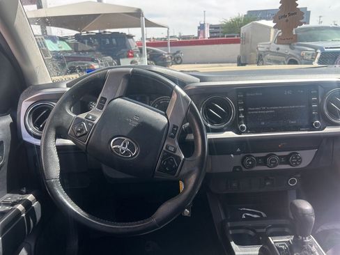 Used 2020 Toyota Tacoma SR5 RWD image 7