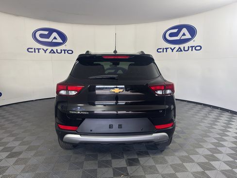 Used 2024 Chevrolet TrailBlazer LT w/ LT Cold Weather Package FWD image 4