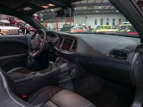 Used 2016 Dodge Challenger SRT Hellcat RWD image 35