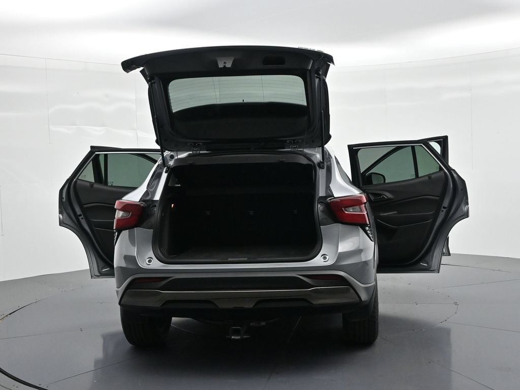 Used 2025 Chevrolet Trax ACTIV w/ Sunroof Package FWD image 26