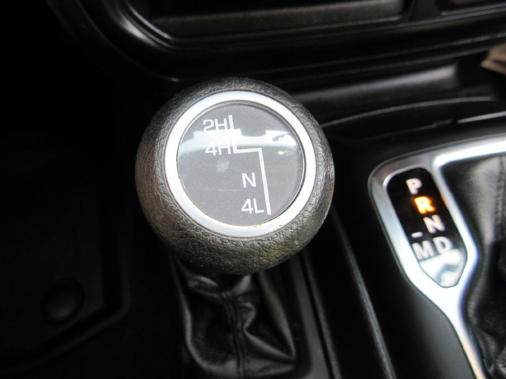 Used 2021 Jeep Gladiator Sport AWD/4WD image 29