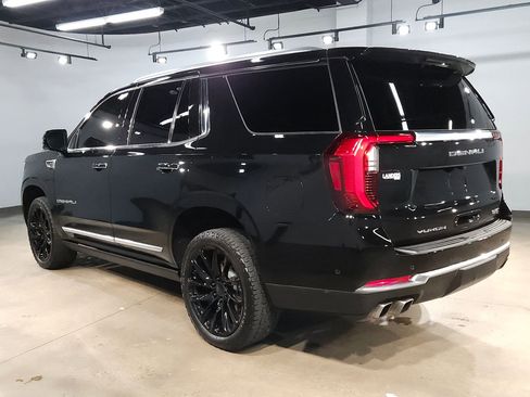 Used 2025 GMC Yukon Denali w/ Sun & Power Step Package image 5