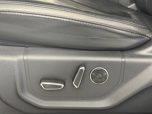 Certified 2022 Ford F350 Platinum w/ FX4 Off-Road Package image 27