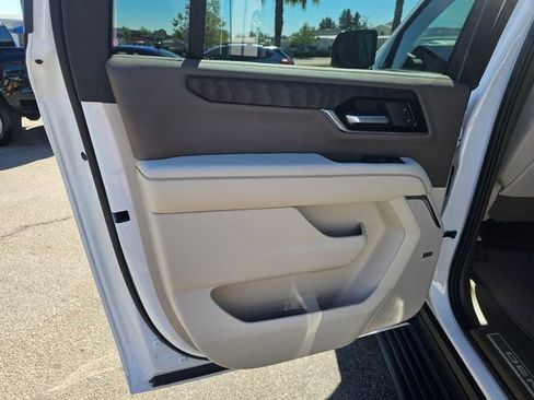New 2026 GMC Yukon XL Denali w/ Denali Reserve Package AWD/4WD image 22