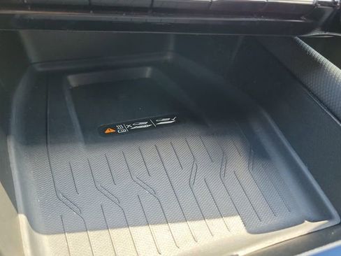 Certified 2025 Chevrolet Equinox EV LT w/ Convenience Package FWD image 35