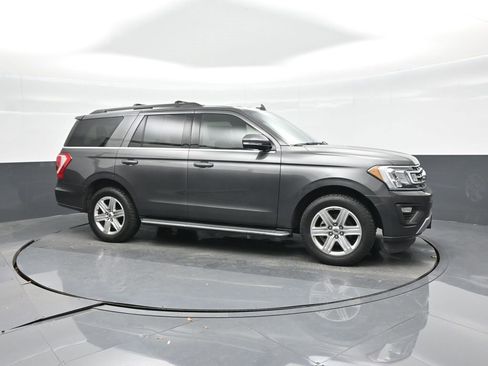 Certified 2018 Ford Expedition XLT w/ Equipment Group 202A image 18