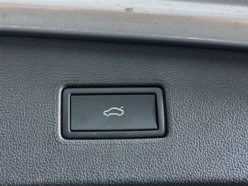 Used 2024 Volkswagen Tiguan Wolfsburg Edition image 29