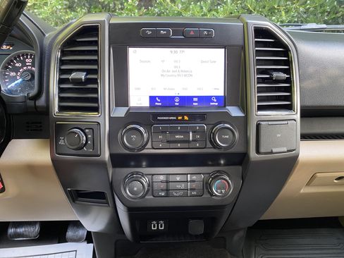 Used 2020 Ford F150 XLT w/ Equipment Group 302A Luxury AWD/4WD image 25