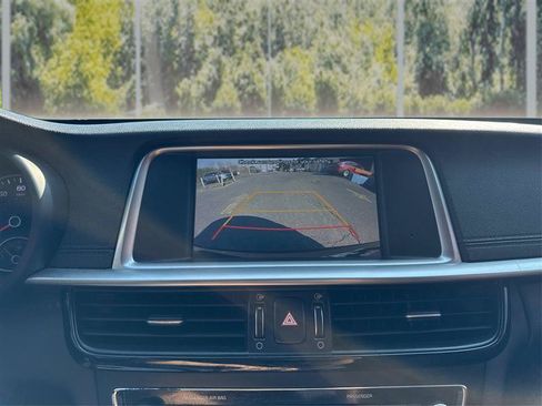 Used 2019 Kia Optima LX FWD image 25