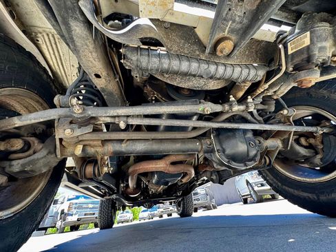 Used 2006 Jeep Wrangler Unlimited w/ Premium Audio Group image 24