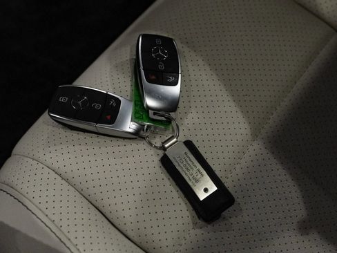 Used 2020 Mercedes-Benz GLE 350 w/ Parking Assist Package image 58