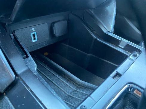 Certified 2019 Ford Explorer Limited w/ Class III Trailer Tow Package image 23