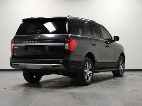 Used 2024 Ford Expedition XLT image 4