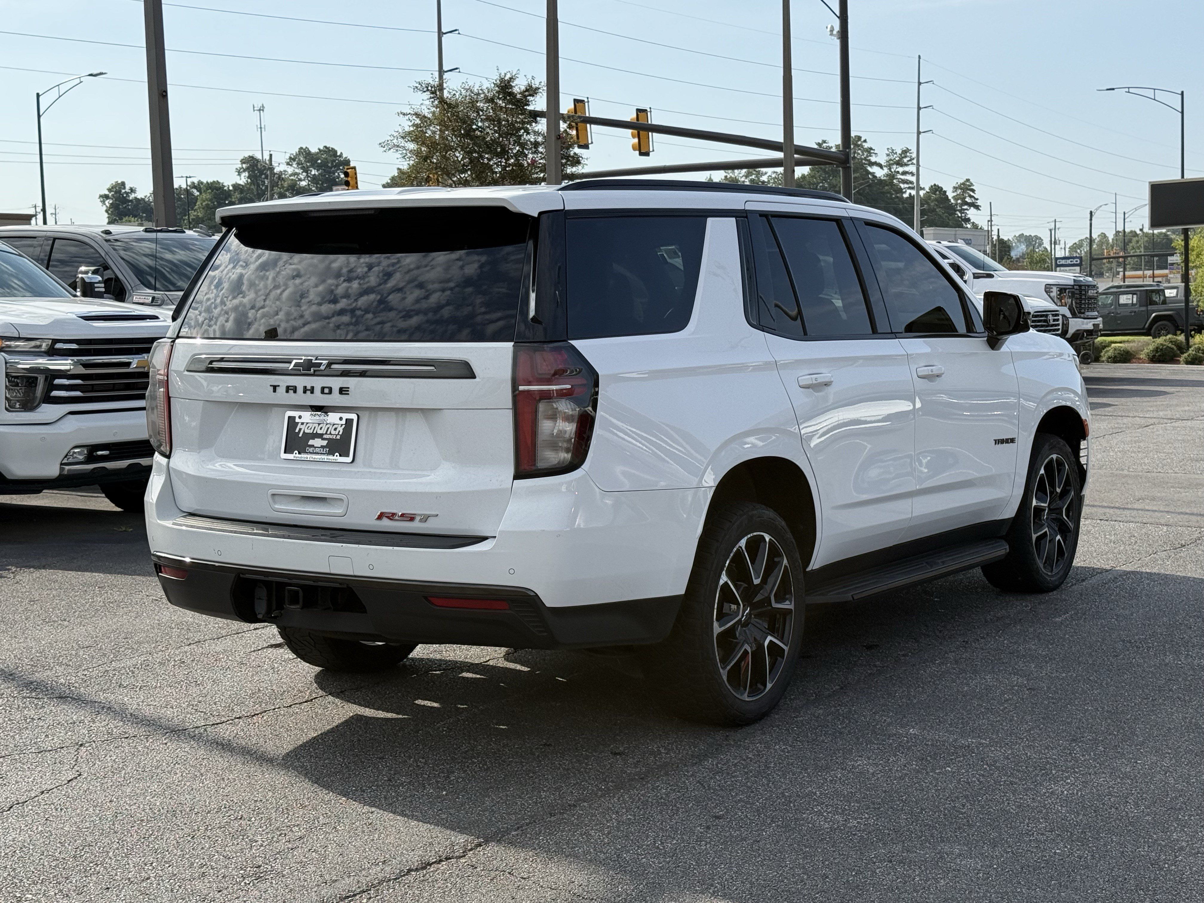 Used 2021 Chevrolet Tahoe RST w/ Luxury Package RWD image 11