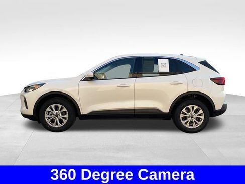 Used 2023 Ford Escape Active w/ Tech Pack #2 AWD/4WD image 2