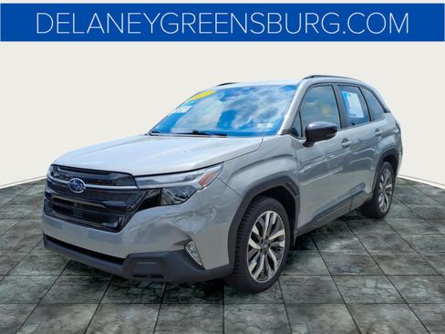 Used 2025 Subaru Forester Touring AWD/4WD image 7