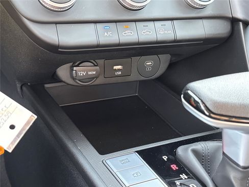 New 2026 Hyundai Elantra SE FWD image 18
