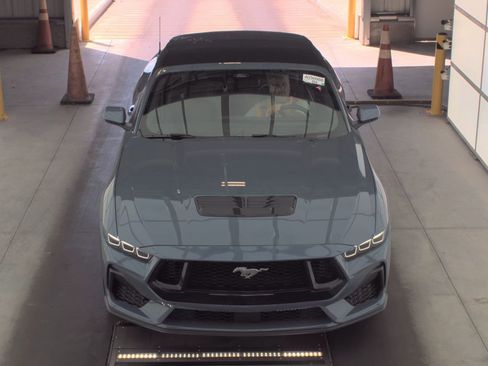 Used 2025 Ford Mustang GT Premium RWD image 3