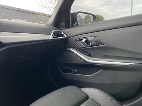 Used 2025 BMW M340i w/ Premium Package image 36