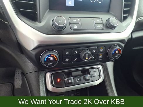 Used 2023 GMC Acadia SLE image 14