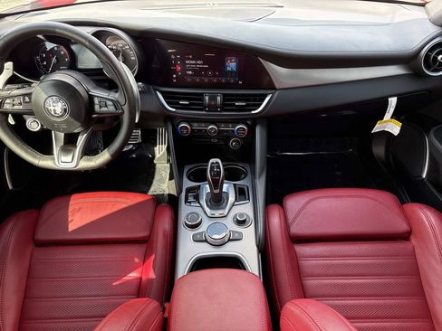 Used 2023 Alfa Romeo Giulia Veloce RWD image 17