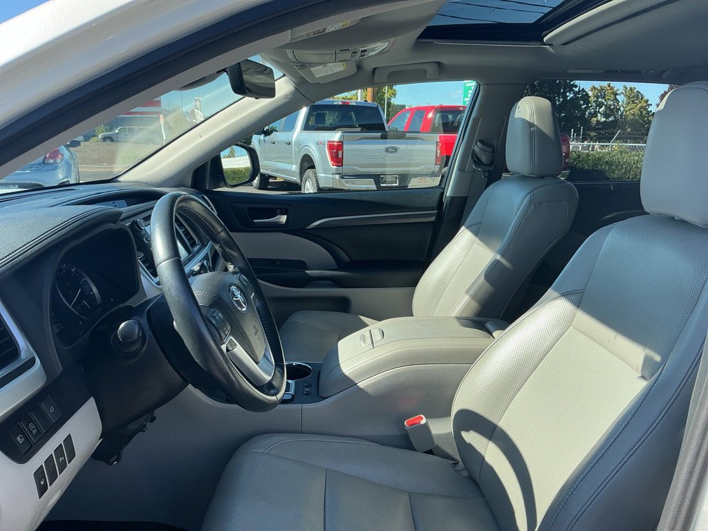 Used 2019 Toyota Highlander Limited AWD/4WD image 12